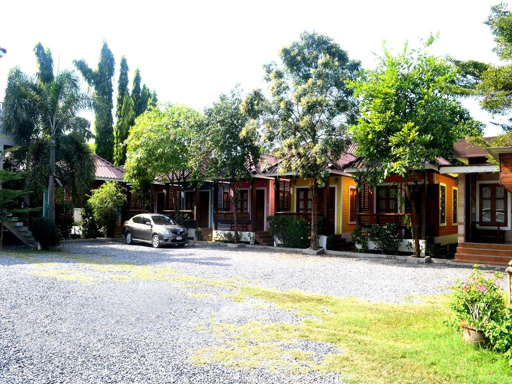 Toffee House Hotel Nakhon Nayok Exterior photo